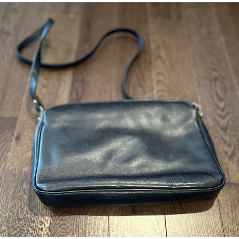 Etienne Aigner Vintage Black Leather Crossbody Bag Ostrich Embossed Trim - Picture 2 of 4